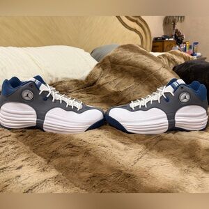 Nike jumpman team 1 White and Blue Sneakers